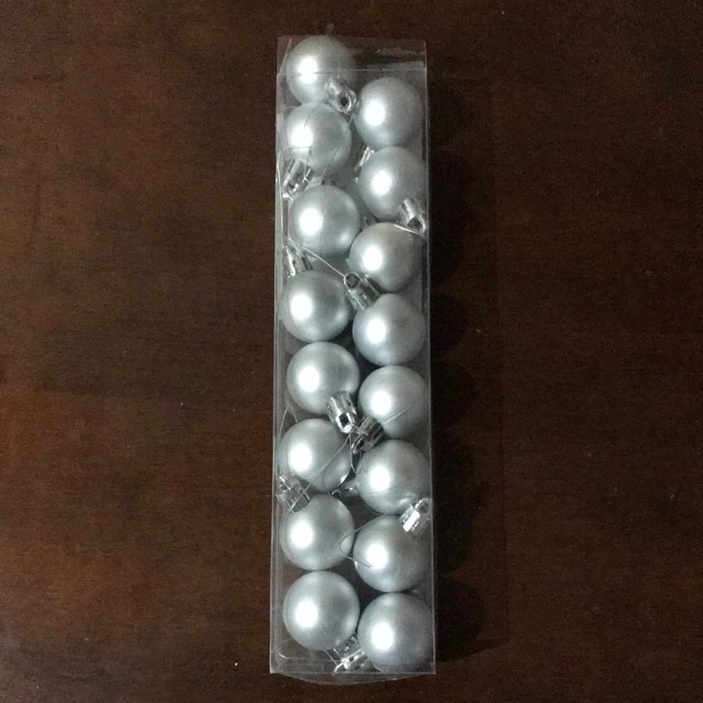 Ornament, silver.